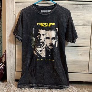 twenty one pilots bandits tour t-shirt